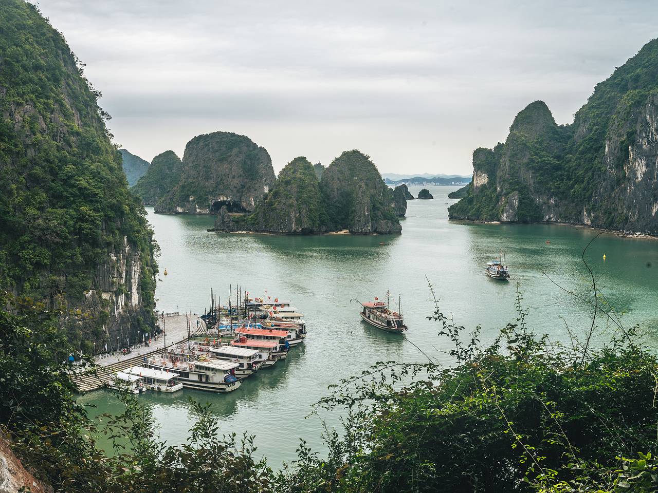 Группа российских туристов застряла во Вьетнаме