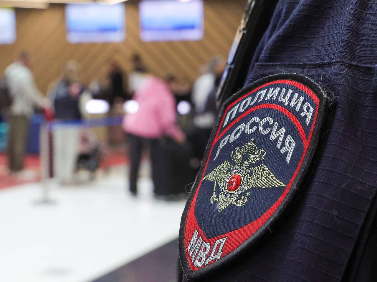 Иностранец приехал в Россию с золотыми украшениями в карманах и нарвался на уголовное дело