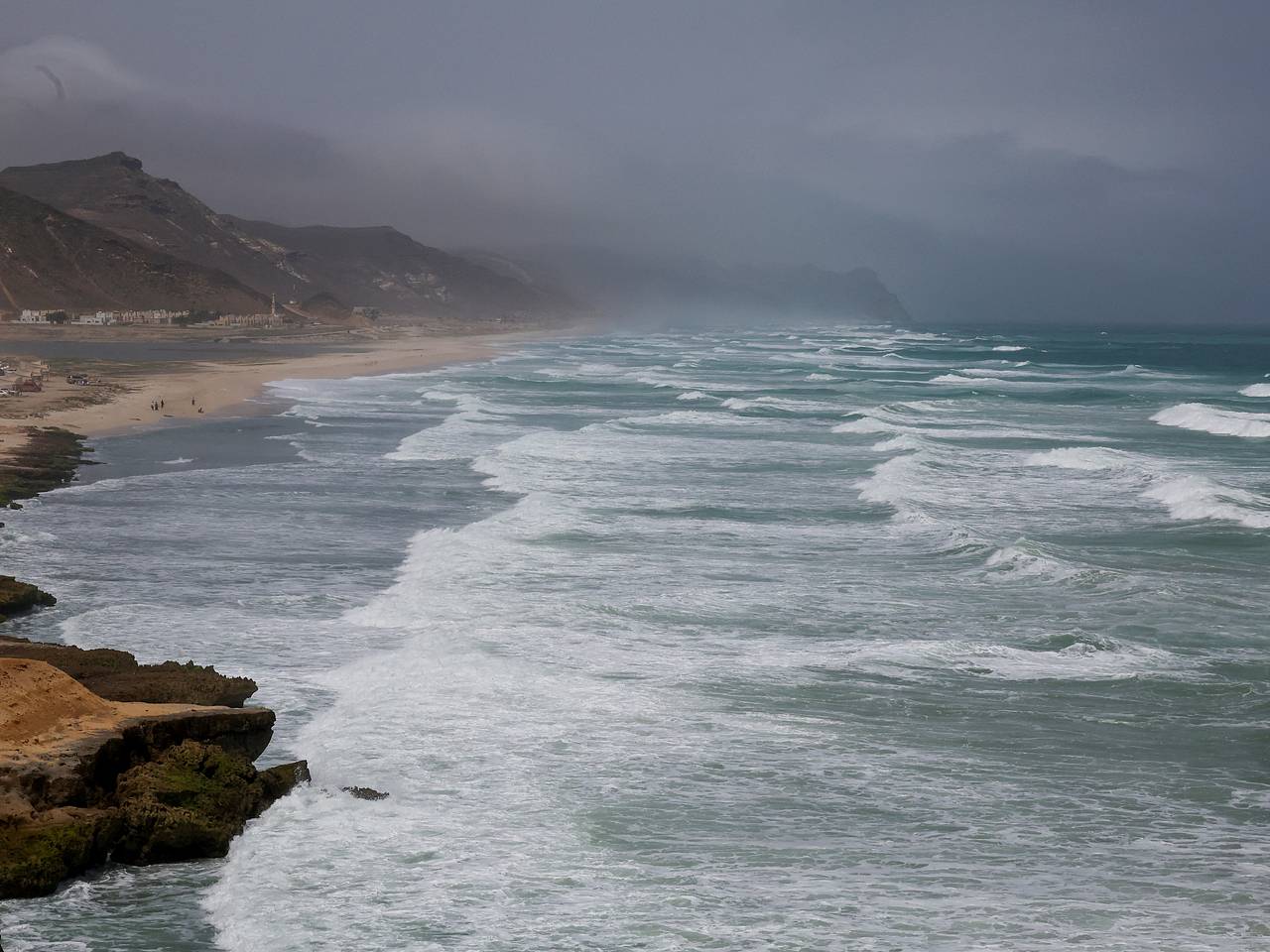 Россияне прилетели в Оман и попали в неработающий отель