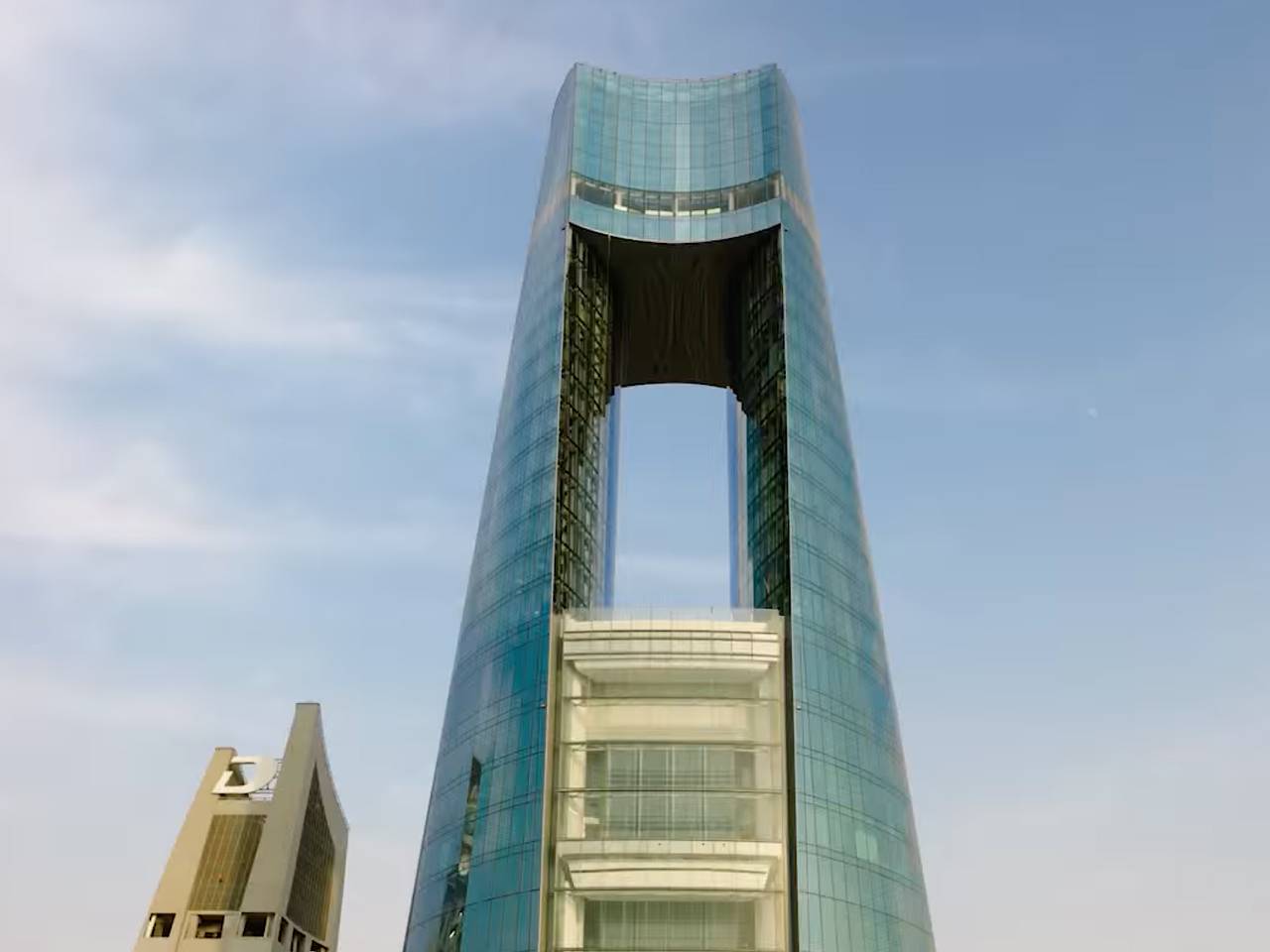В Дубае открылся самый высокий отель в мире