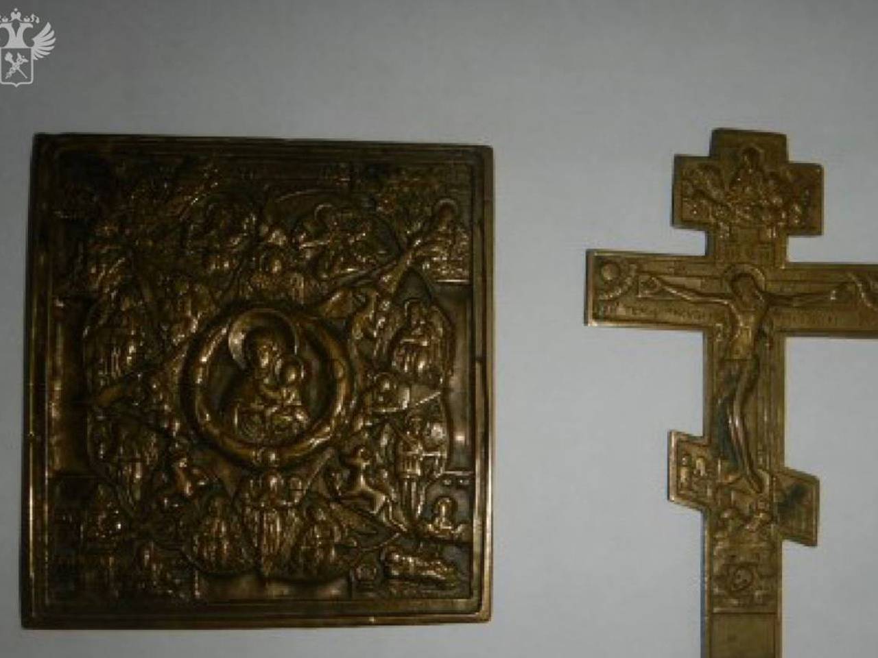 Мужчина попытался улететь в Турцию с иконой и вызвал вопросы у российской таможни