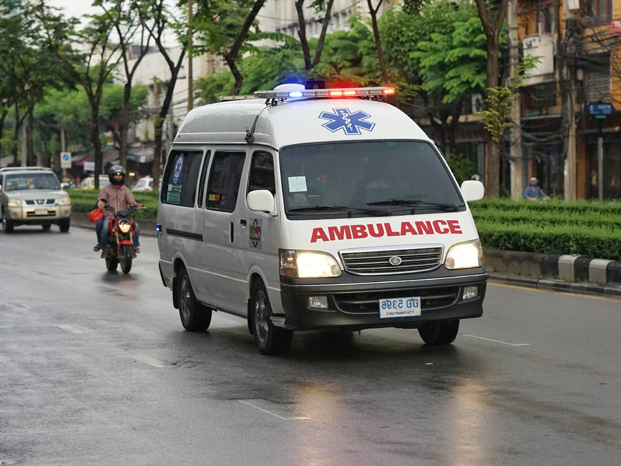 Четверо россиян спасли пострадавшую в аварии с автобусом белоруску в Таиланде