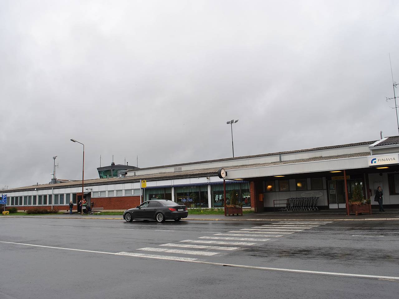 В закрывшемся из-за нехватки россиян аэропорту Европы оставили лишь ресторан