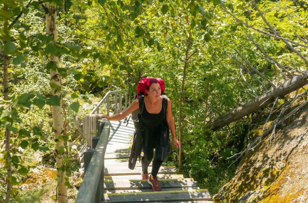 Как многодетная мать Оксана Лыткина шла по Большой Уральской тропе