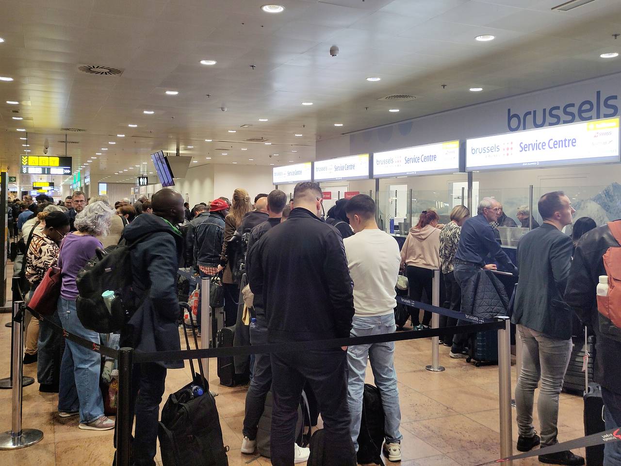 Беспилотники сорвали рейсы в двух аэропортах Европы