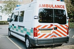 Голого бортпроводника обнаружили бездыханным с тяжелыми травмами головы в его доме