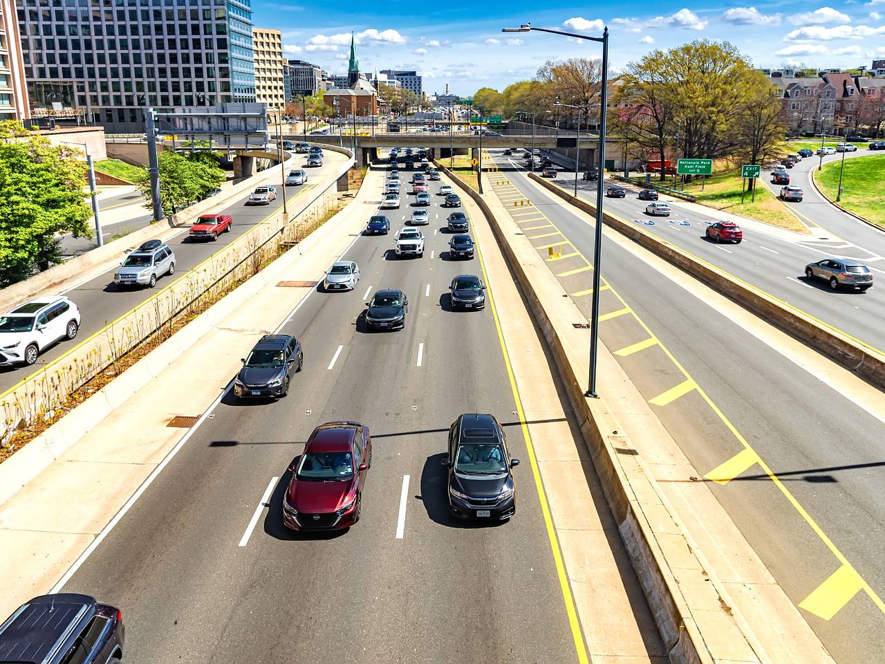 Россиянка описала дороги в США фразой «не просто асфальт, а способ жить удобно»