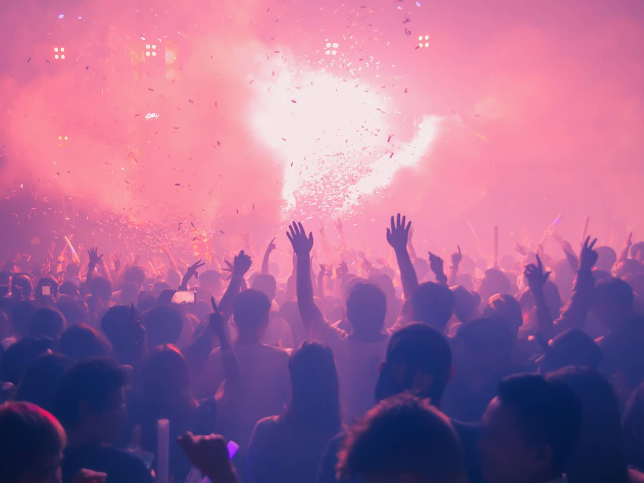 Израильские футболисты познакомились в ночном клубе с туристкой и изнасиловали ее в отеле