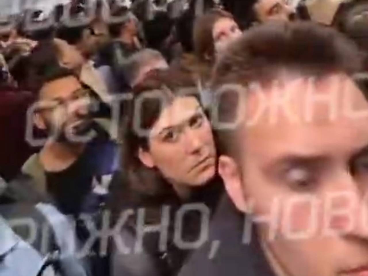 Россиян вынудили спать в аэропорту ОАЭ без еды и воды в ожидании рейса