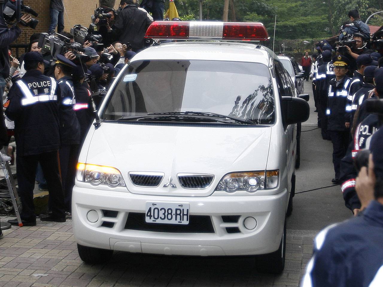 Туристка потеряла сознание во время семейного ужина в ресторане и не выжила