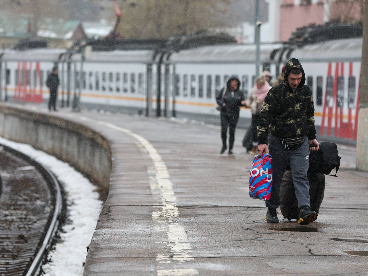 Названа причина задержки поездов на Ленинградском направлении