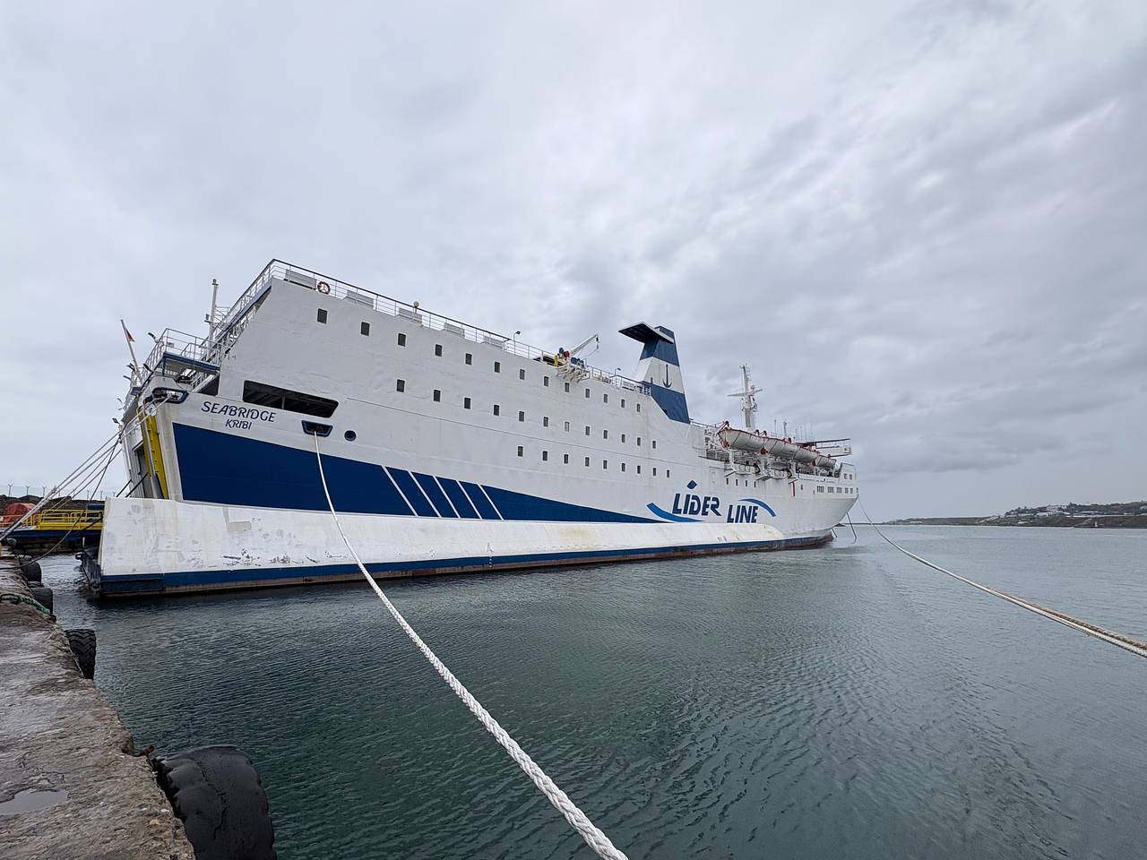 Застрявший у порта Сочи паром с россиянами на борту отказался вернуться в Турцию