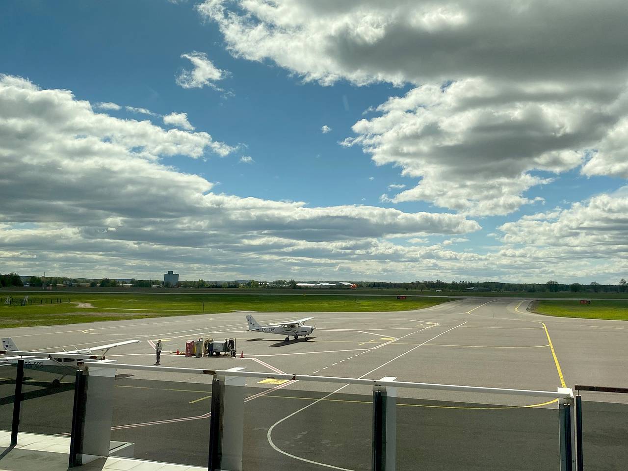 Аэропорт граничащей с Россией страны закрыли из-за воздушных шаров