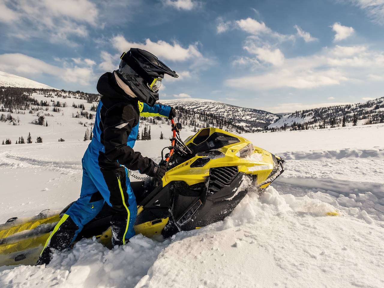 У пропавших в Пермском крае туристов на снегоходах могло закончиться топливо