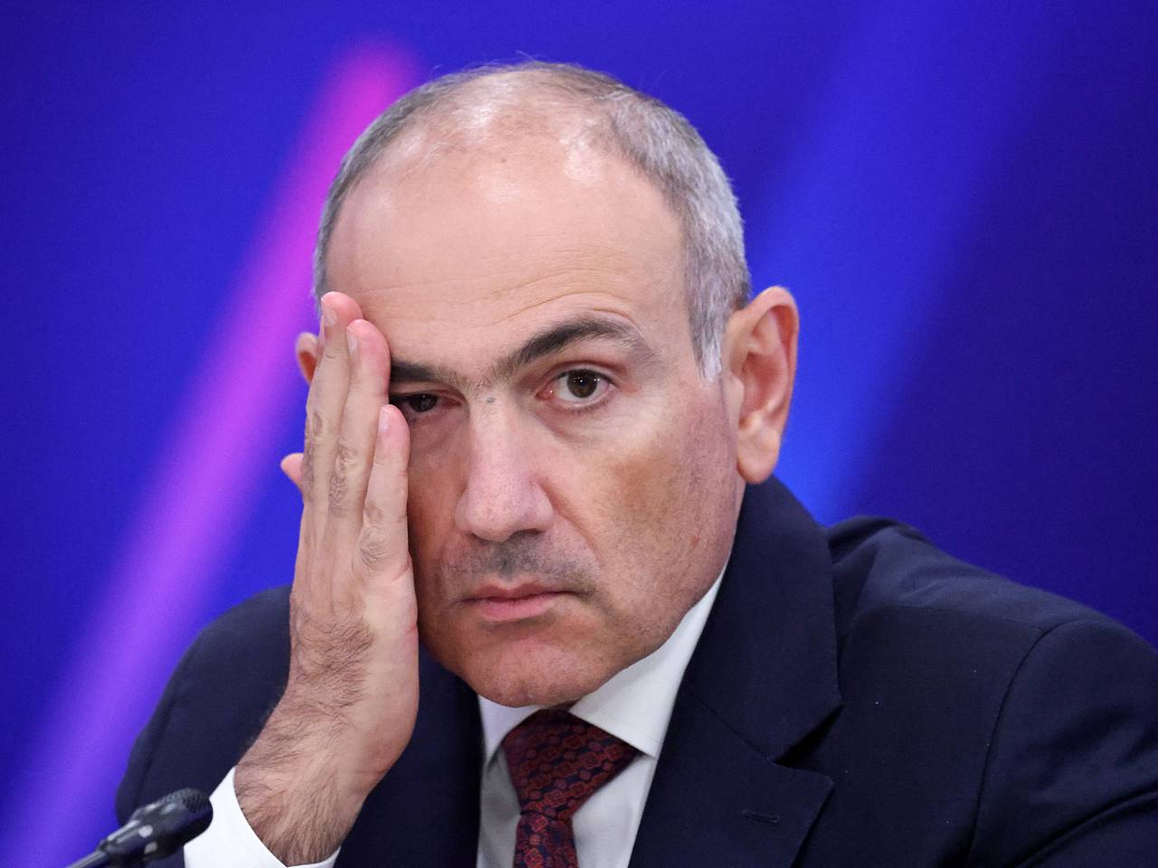 Самолет Пашиняна ушел на запасной аэродром из-за закрытого воздушного пространства Москвы