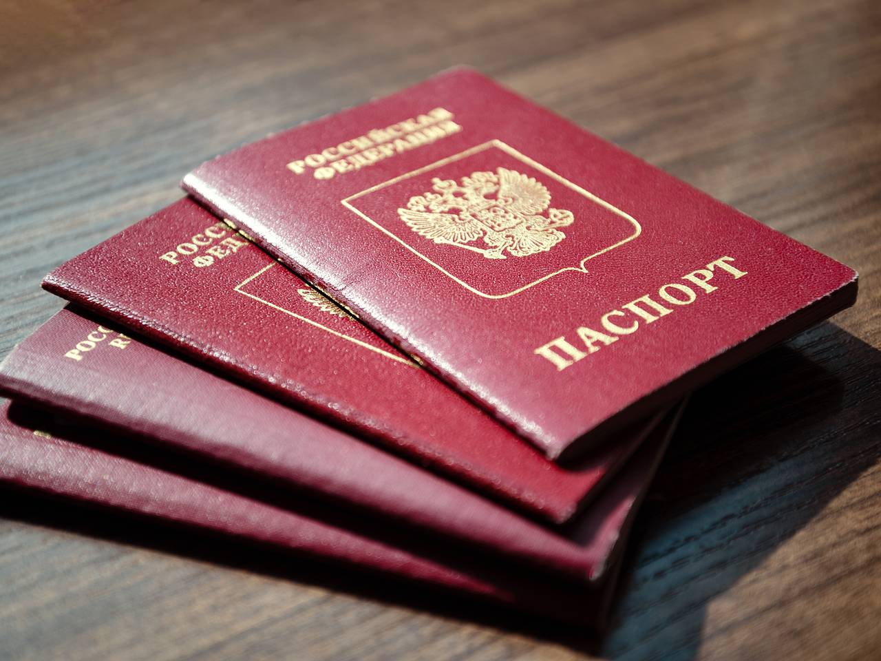 Польша перестанет признавать российские пятилетние паспорта