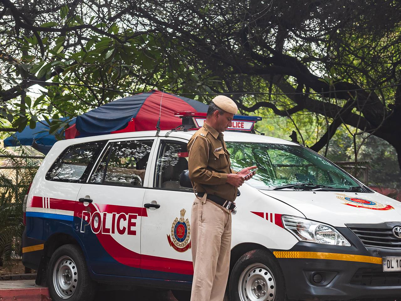 Турист выпил чай с местным жителем в Индии, потерял сознание и лишился всех ценных вещей