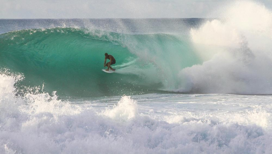 Десятки туристов остались без новогодних серф-туров Десятки туристов остались без новогодних серф-туров