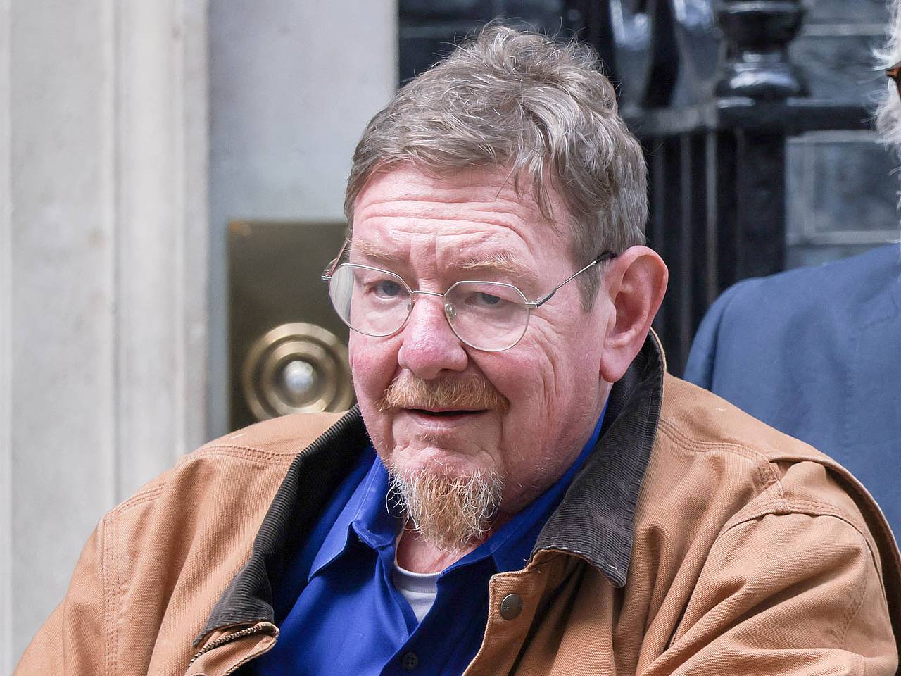 Мужчина с болезнью Паркинсона пожаловался на унижение со стороны авиакомпании