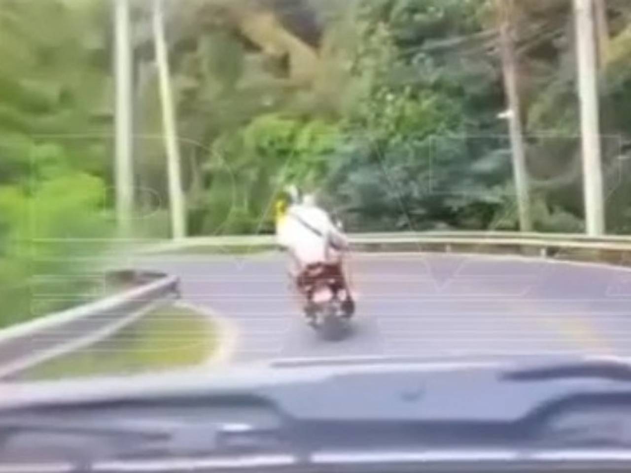 Россиянка на байке врезалась в машину на серпантине в Таиланде и не выжила