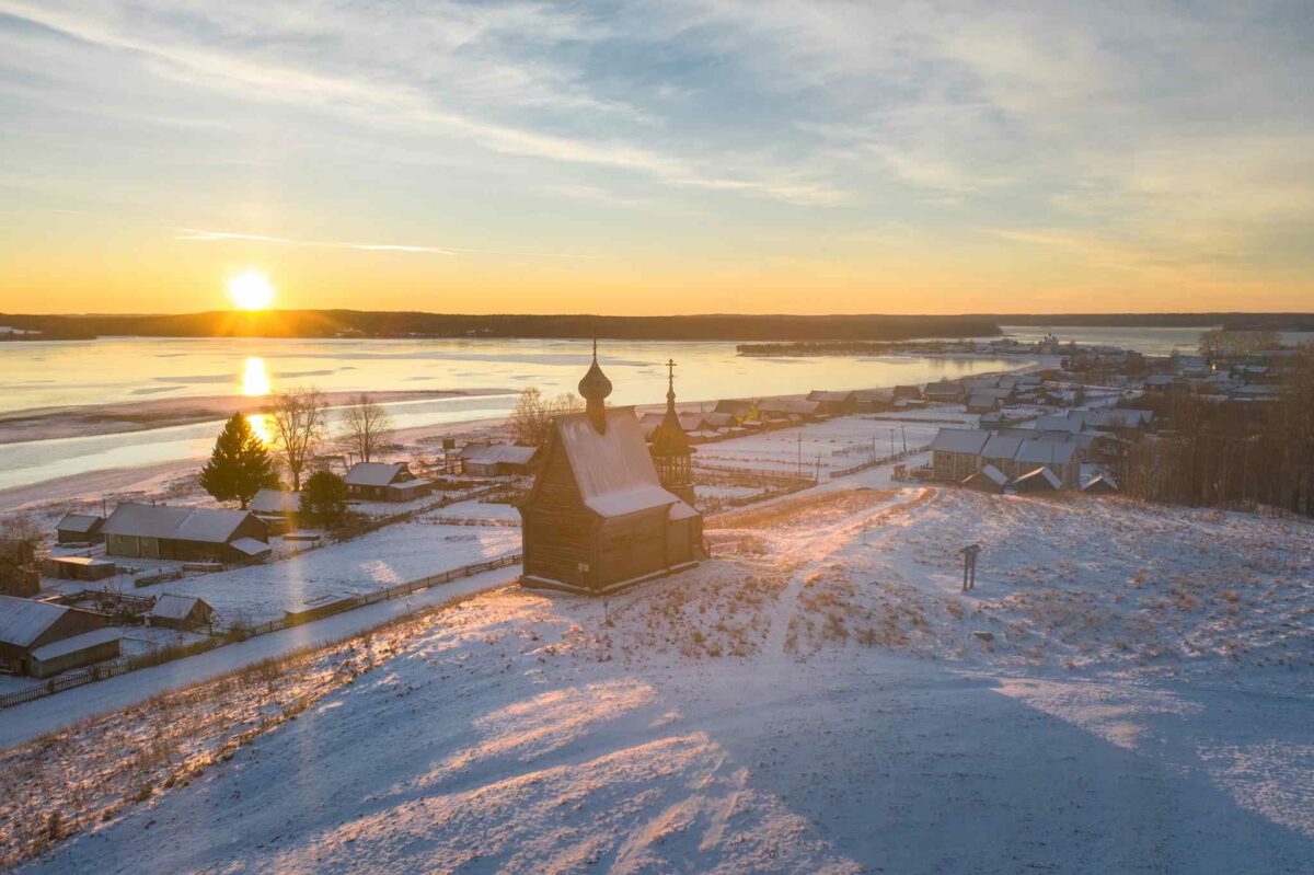 Где искать настоящую зиму? 5 самых красивых деревень России, занесенных снегом