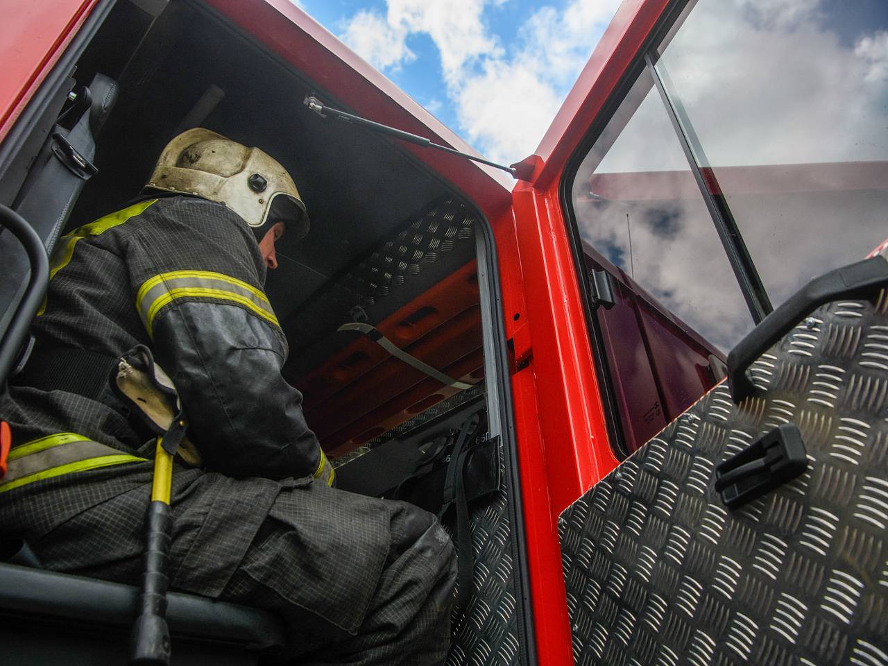 В российском регионе загорелась туристическая база