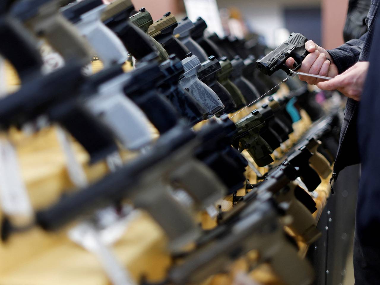 Россиянин описал американцев фразой &laquo;верят, что оружие делает их безопаснее&raquo;