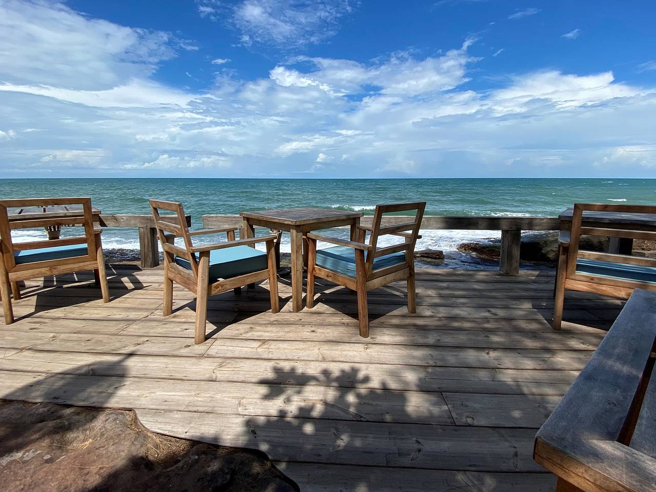 Заполонившие курорты Вьетнама российские туристы остались на улице из-за нехватки отелей