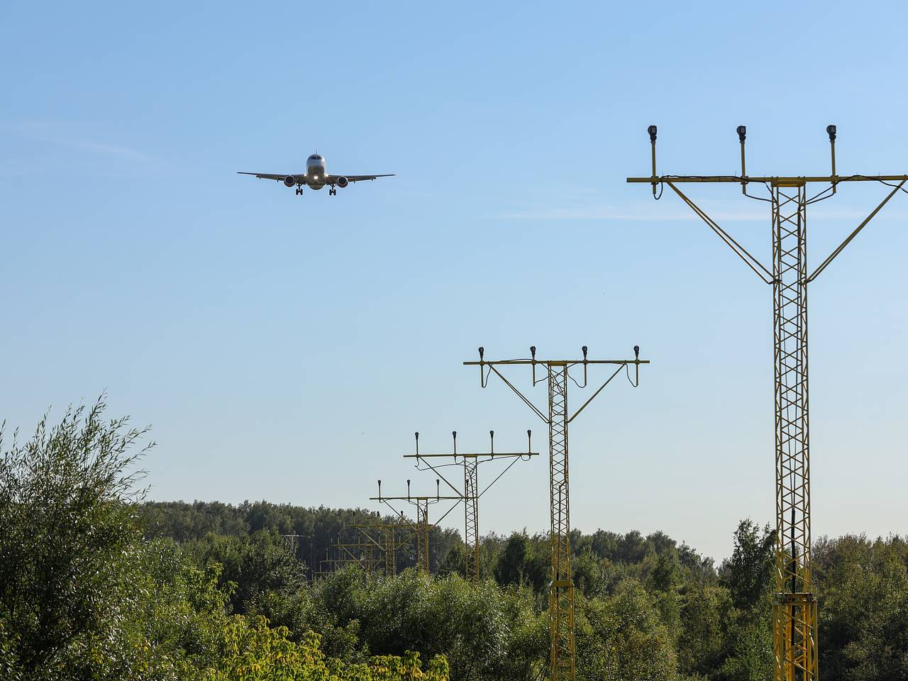 Работу российского аэропорта ограничили в целях безопасности