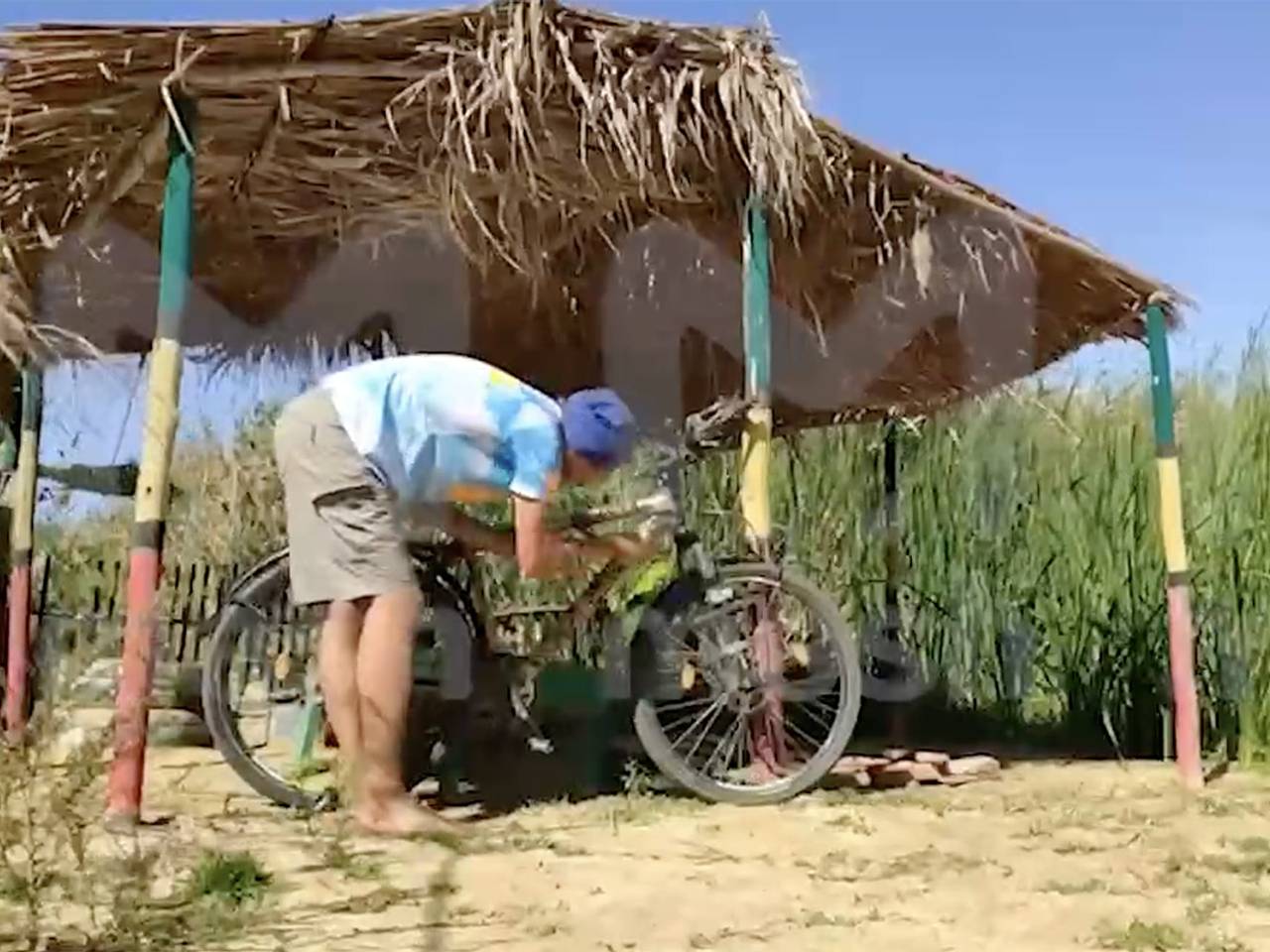 Россиянин решил проехать всю Америку на сделанном из бамбука транспортном средстве