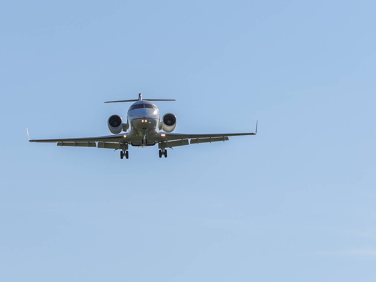 Пять российских аэропортов возобновили работу