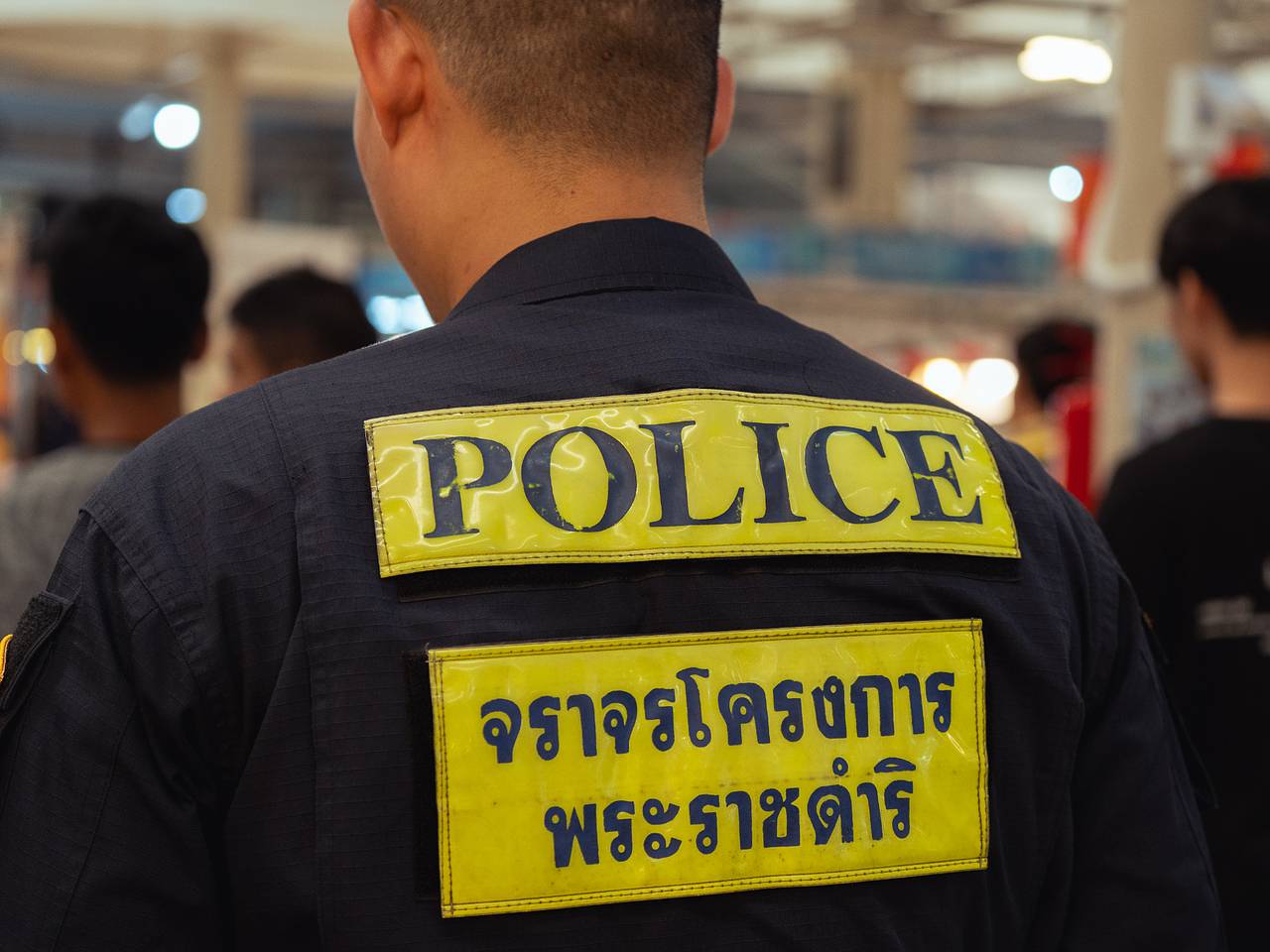 Горничная отеля в Таиланде наткнулась на стоящее на коленях у кровати тело туриста