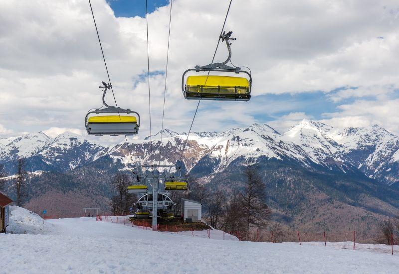 Сочи зимой 2025: горы, прогулки, экстрим, бассейны, термальные источники Сочи зимой 2025: горы, прогулки, экстрим, бассейны, термальные источники