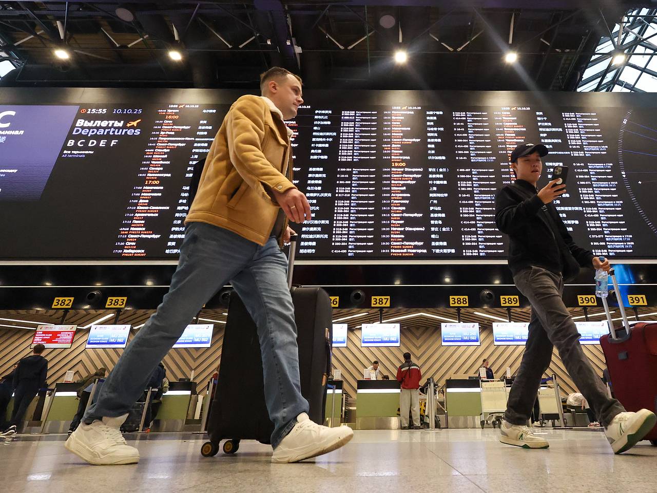 Аэропорт Москвы частично вернулся к работе