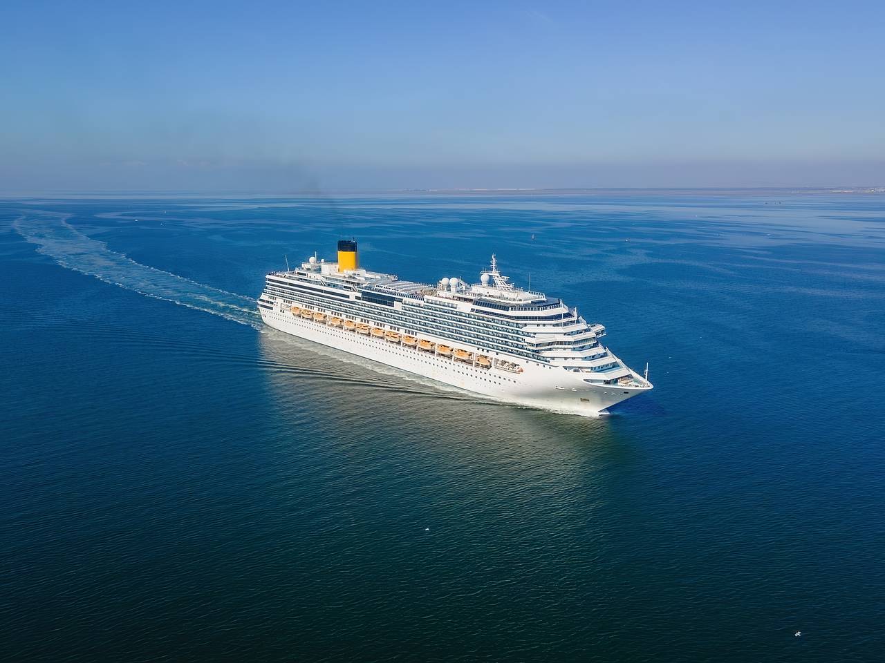 Туристка не выжила при столкновении двух кораблей в арабской стране