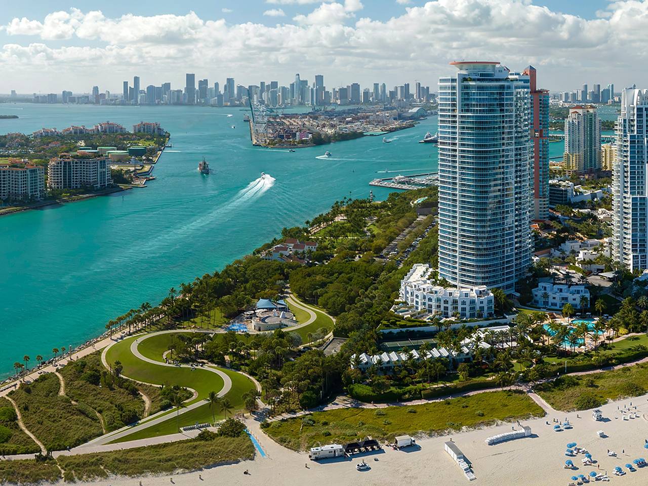 Названы города мира с самыми дорогими отелями на Новый год