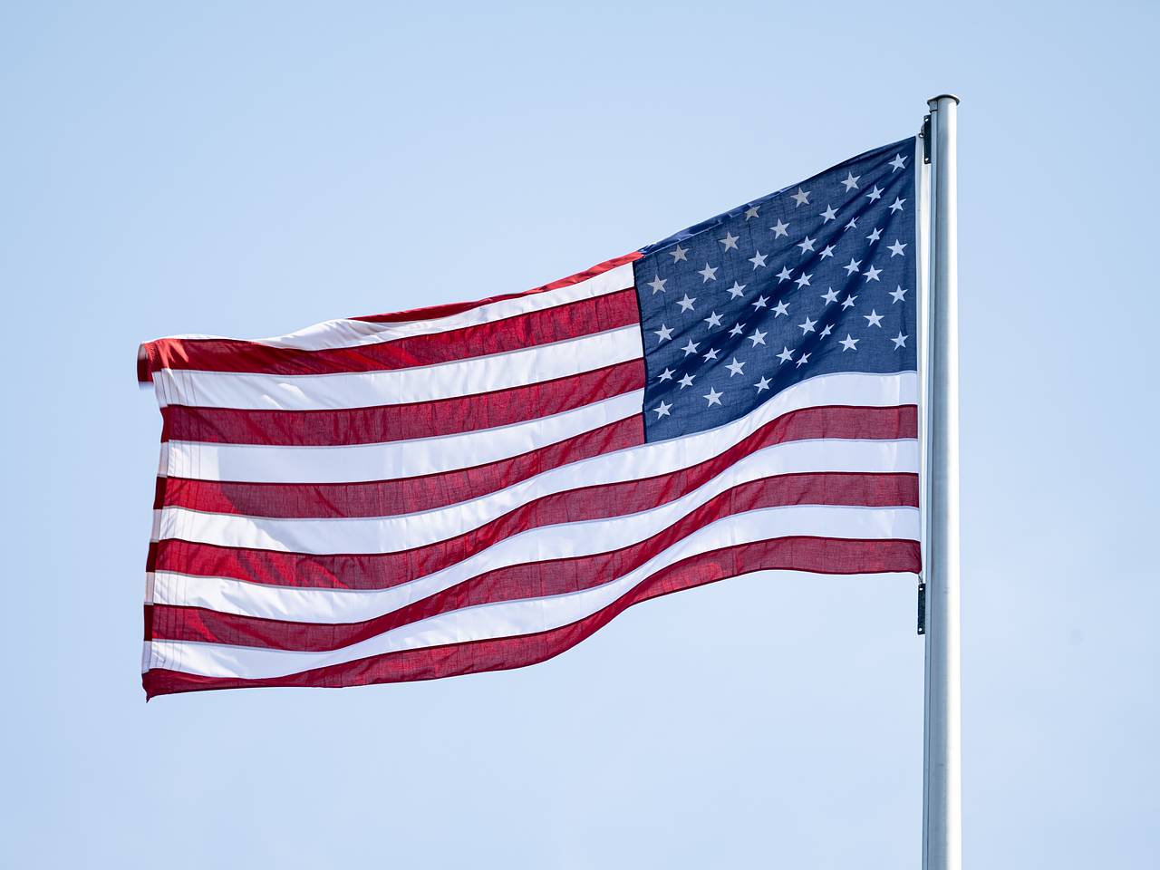 США запретят въезд гражданам семи стран