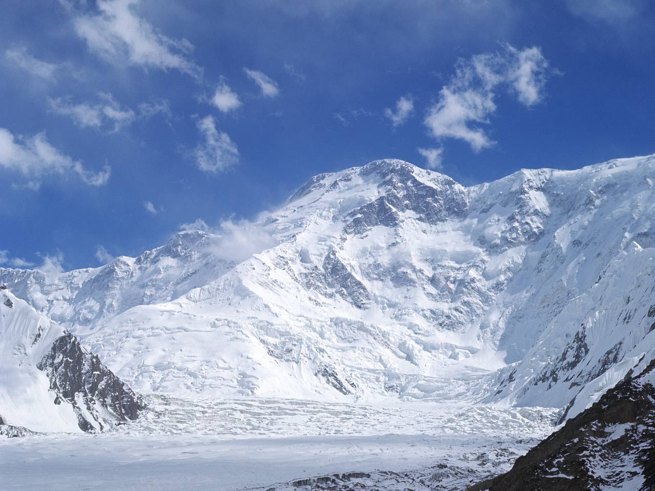 Раскрыты подробности о состоянии напарника не выжившей на пике Победы Наговициной