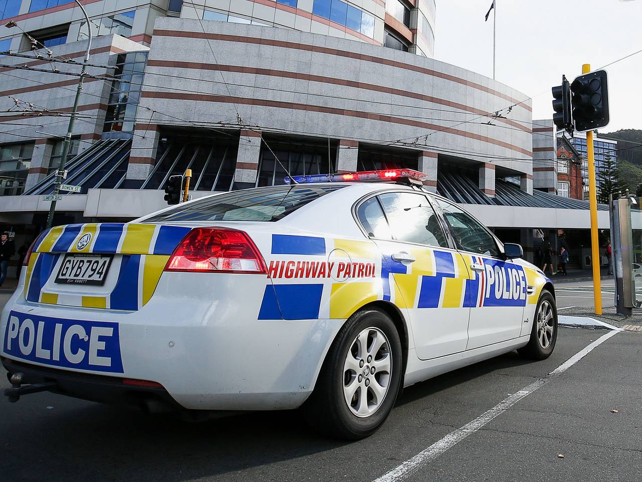 Израильский турист лишился трех зубов в баре Новой Зеландии