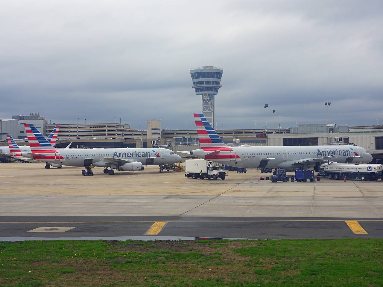 Пассажир нашел хитрый способ пронести наркотики в аэропорт и все равно попался полиции