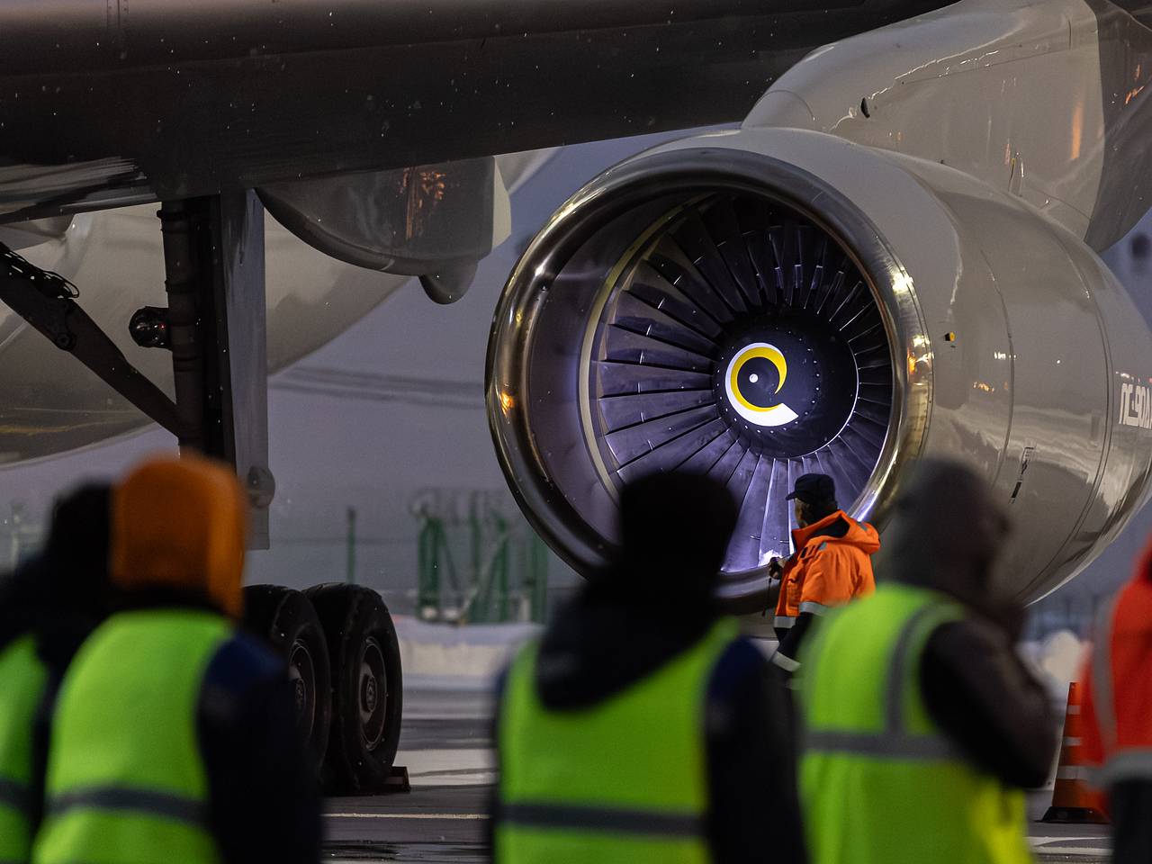 Раскрыта судьба пассажиров самолета с загоревшимся над Москвой двигателем