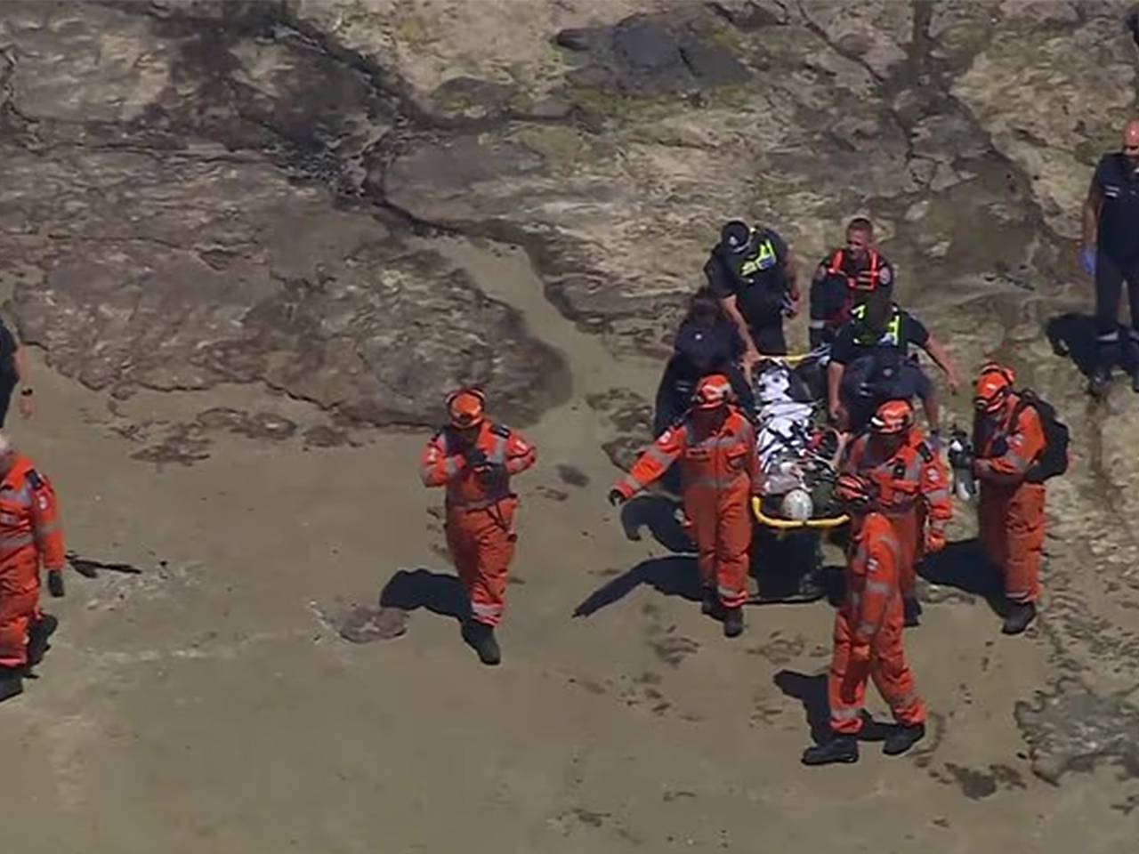 Туристка сорвалась со скалы в Австралии, ударилась головой и чудом выжила