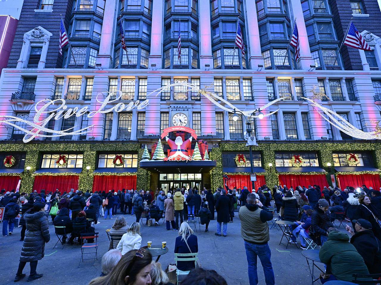 Бездомная женщина многократно ударила ножом туристку в туалете США