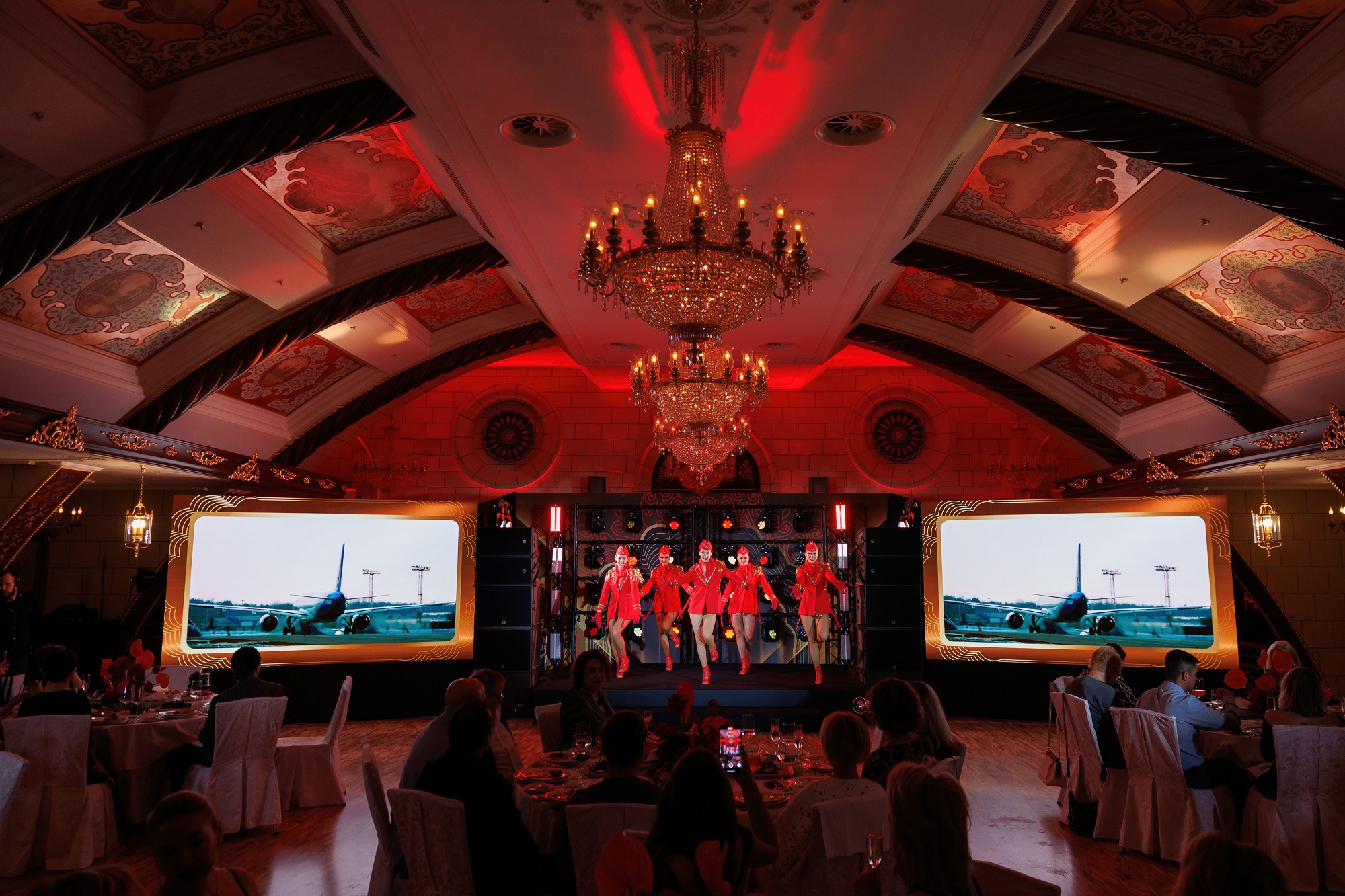 Как туроператор-легенда отметил знаковую дату