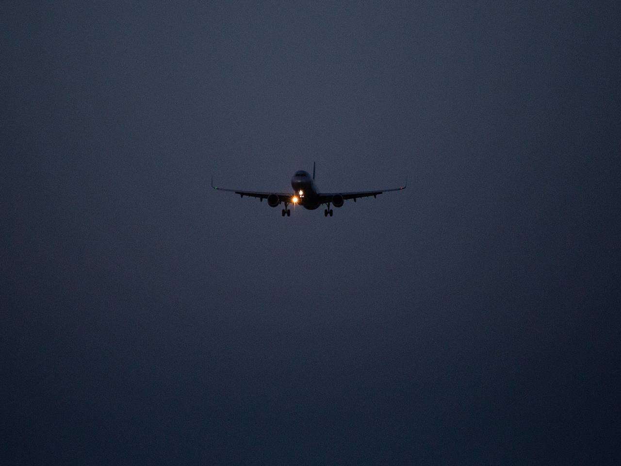 Самолет с россиянами на борту экстренно сел в Турции