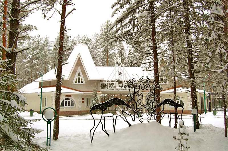 Где искать настоящую зиму? 5 самых красивых деревень России, занесенных снегом