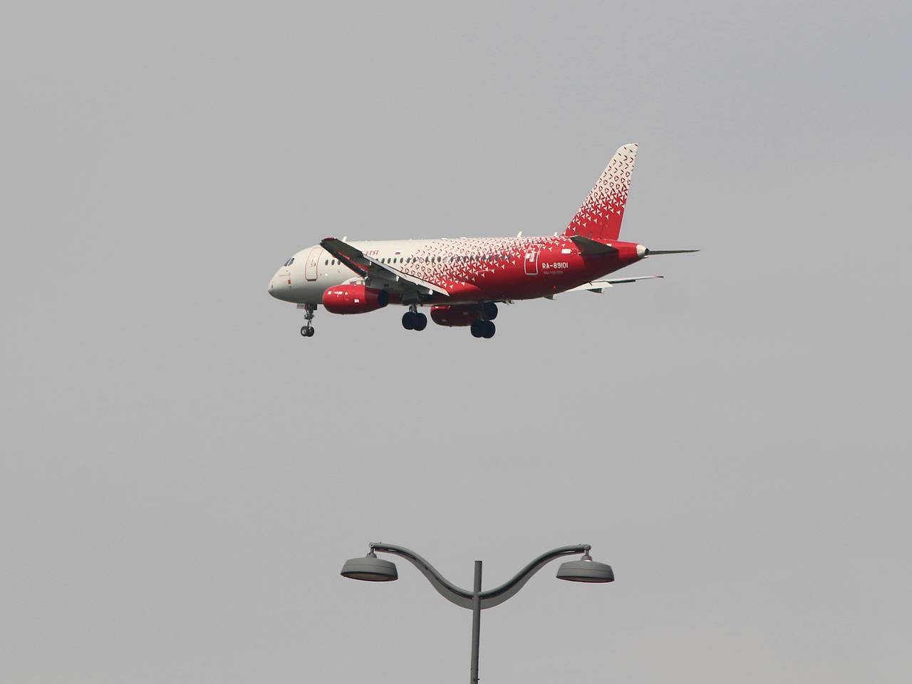 Семь летевших в Москву самолетов перенаправили на запасные аэродромы