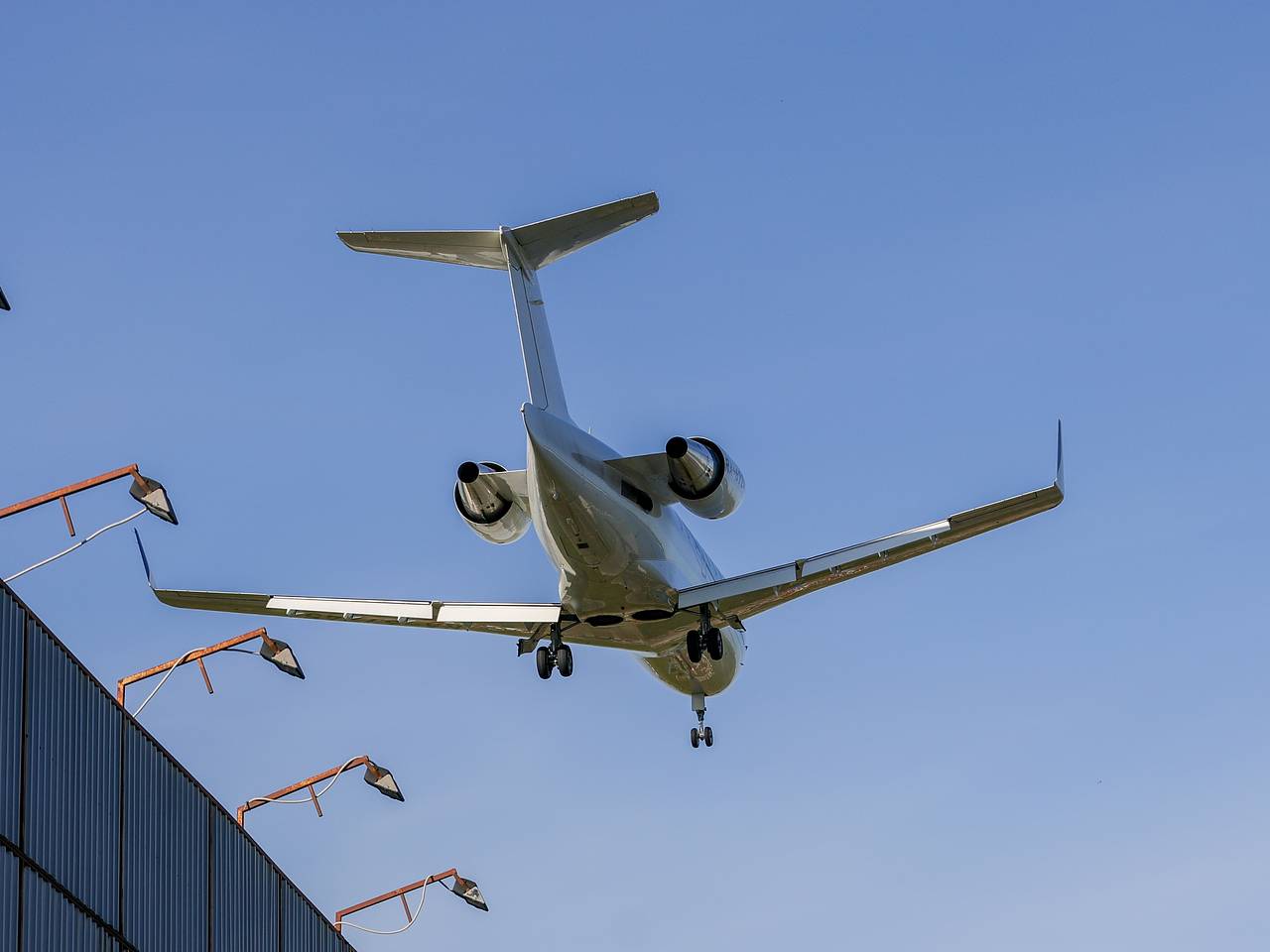 Российский аэропорт приостановил работу ради безопасности