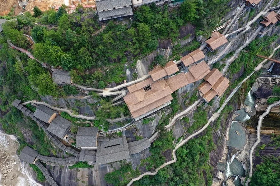 Как появилась «вертикальная» китайская деревня Вансянь и кто в ней живет Как появилась «вертикальная» китайская деревня Вансянь и кто в ней живет