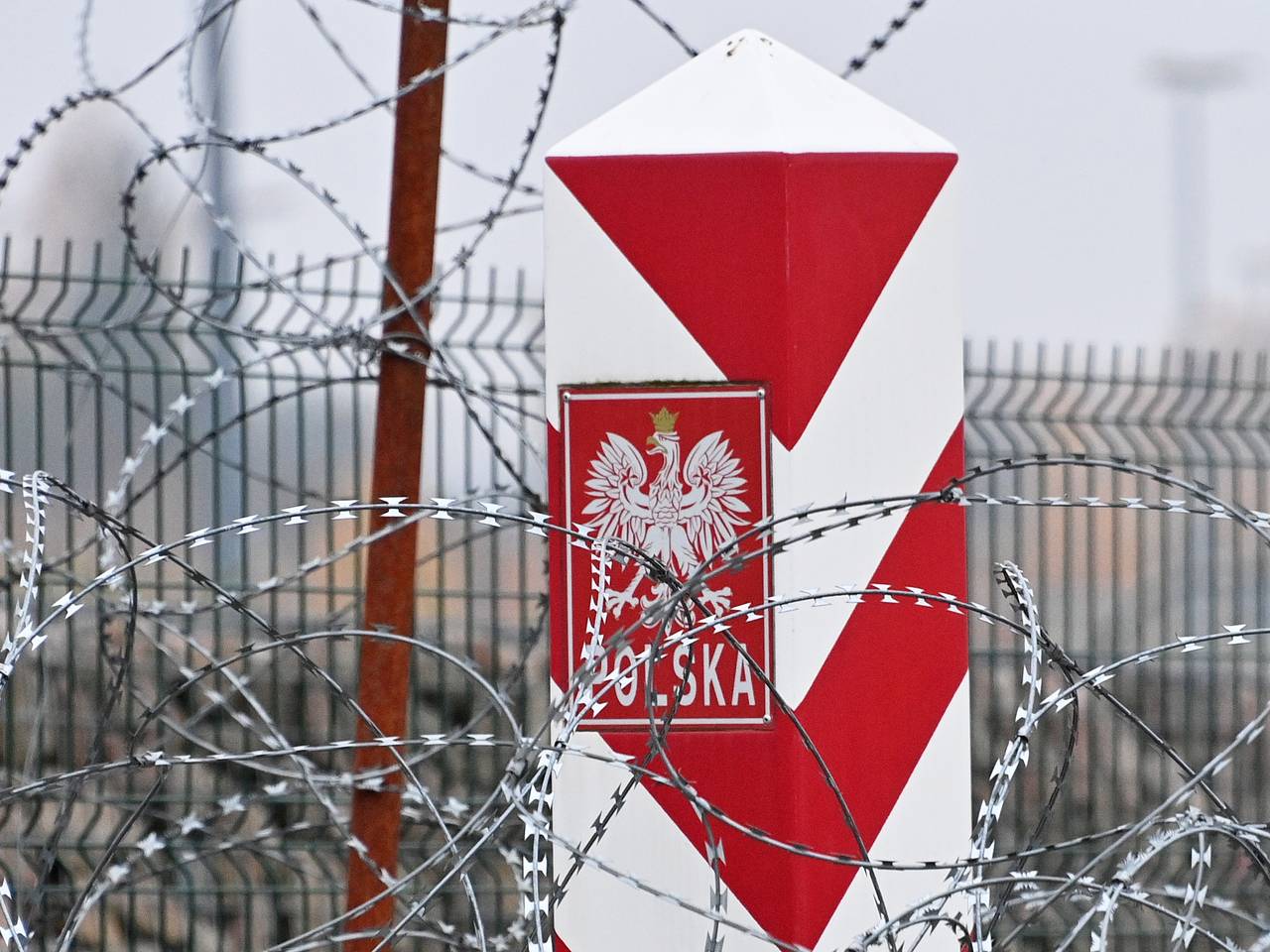 Таможенники Польши начали залезать в телефоны россиян на границе